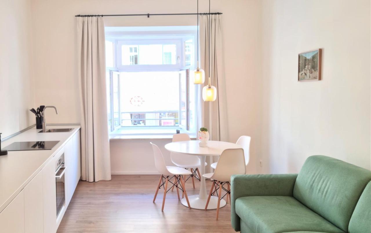 Rosa Apartment With Parking Historic City Center Мерано Экстерьер фото